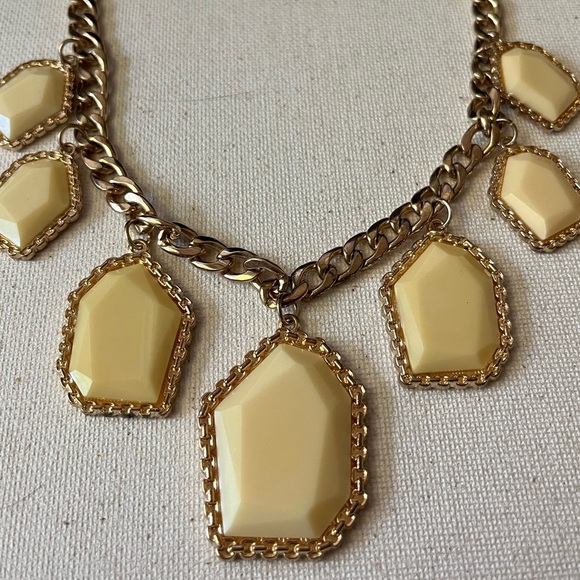 Vintage-Inspired Yellow Geometric Statement Necklace - Picture 1 of 4